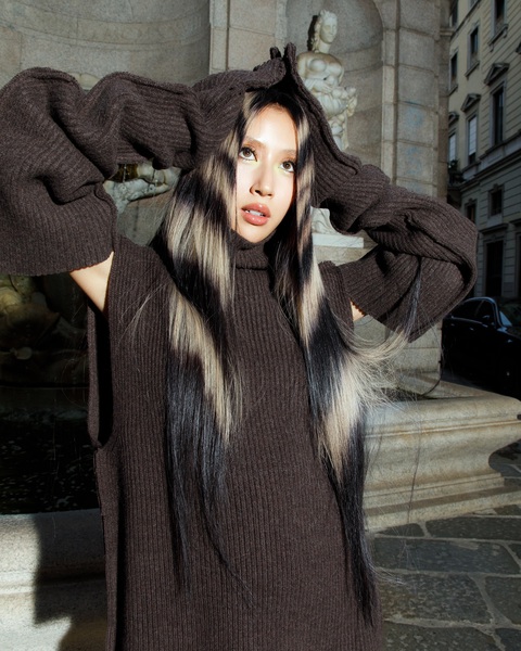 Quỳnh Anh Shyn lần đầu làm vedette ở London Fashion Week - Ảnh 8. Quỳnh Anh Shyn lần đầu làm vedette ở London Fashion Week - Ảnh 8.