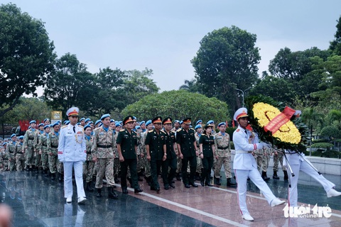 Trước ngày xuất quân, người lính 'mũ nồi xanh' báo công dâng Bác - Ảnh 4.