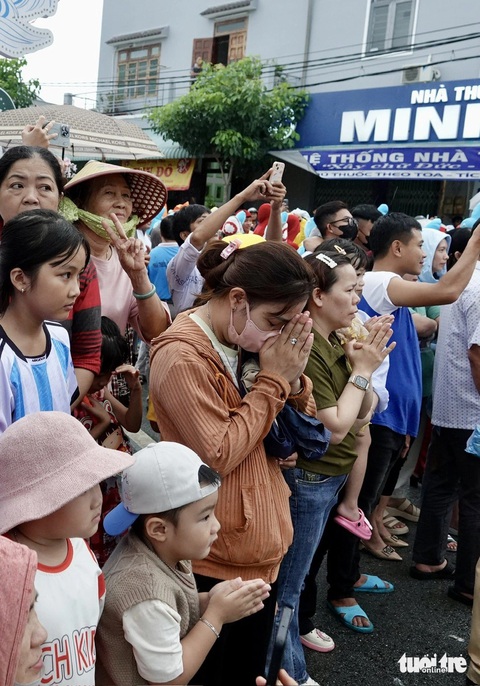 Đặc sắc lễ đưa rước Nghinh Ông cầu mưa thuận gió hòa - Ảnh 3. Đặc sắc lễ đưa rước Nghinh Ông cầu mưa thuận gió hòa - Ảnh 19.