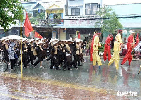 Đặc sắc lễ đưa rước Nghinh Ông cầu mưa thuận gió hòa - Ảnh 5. Đặc sắc lễ đưa rước Nghinh Ông cầu mưa thuận gió hòa - Ảnh 21.