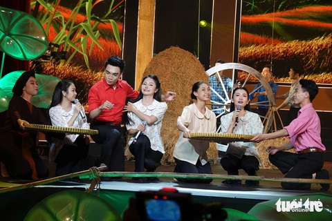Hồ Chí Minh đẹp nhất tên Người, Anh Ba Hưng của Trần Kiết Tường sống mãi trong lòng khán giả - Ảnh 3. Ca khúc Hồ Chí Minh đẹp nhất tên Người của Trần Kiết Tường sống mãi - Ảnh 3.