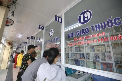 Hiểm họa từ thuốc, thuốc bổ kém chất lượng - Ảnh 1. Hiểm họa từ thuốc, thuốc bổ kém chất lượng - Ảnh 1.