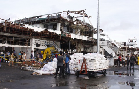 Siêu bão và những công cuộc tái thiết gian nan - Kỳ 2: Cuộc hồi sinh sau siêu bão Haiyan - Ảnh 4. Siêu bão và những công cuộc tái thiết gian nan - Kỳ 2: Cuộc hồi sinh sau siêu bão Haiyan - Ảnh 4.