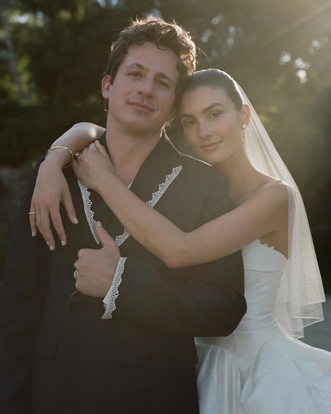 Charlie Puth cưới bạn gái Charlie Puth cưới bạn gái