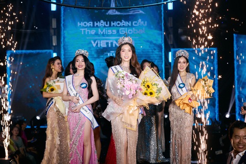 Dương Thanh Hà đăng quang Hoa hậu Hoàn cầu Việt Nam - Ảnh 1. Dương Thanh Hà đăng quang Hoa hậu Hoàn cầu Việt Nam - Ảnh 1.