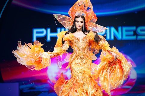 Ngắm những bộ trang phục dân tộc cầu kỳ tại Miss Cosmo 2024 - Ảnh 5. Ngắm những bộ trang phục dân tộc cầu kỳ tại Miss Cosmo 2024 - Ảnh 5.