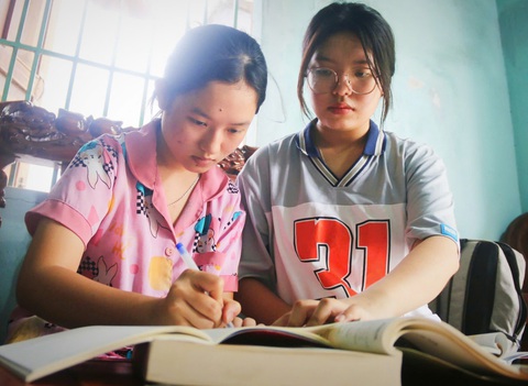 Bỏ kết quả đại học ở TP.HCM, chọn quê nhà vì không có tiền - Ảnh 1. Bỏ kết quả đại học ở TP.HCM, chọn quê nhà vì không có tiền - Ảnh 1.