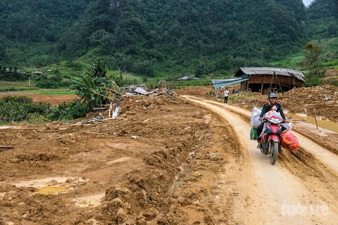 Sau sạt lở tang thương 9 người tử vong ở Lũng Lỳ, người dân cần gì để tái thiết cuộc sống? - Ảnh 1. Lũng Lỳ sau sạt lở tang thương làm 9 người chết - Ảnh 1.