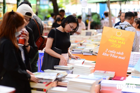 - Ảnh 10. Rừng tràm Trà Sư và chợ Bến Thành nổi bật trong cuộc bình chọn điểm đến du lịch hấp dẫn 2024 - Ảnh 11.