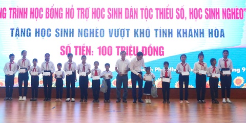 Trao giải thưởng báo chí Nam Trung Bộ lần thứ nhất - Ảnh 3. Trao giải thưởng báo chí Nam Trung Bộ lần thứ nhất - Ảnh 3.