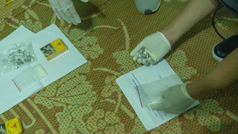 Bắt quản lí chỉ thuê công nhân nghiện, trả lương bằng ma túy - Ảnh 2. Bắt quản lí chỉ thuê công nhân nghiện, trả lương bằng ma túy - Ảnh 2.