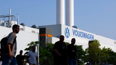 Volkswagen mang 'tầm quan trọng cốt lõi', Đức cân nhắc hỗ trợ - Ảnh 1. Volkswagen có 'tầm quan trọng cốt lõi', Đức cân nhắc hỗ trợ - Ảnh 1.