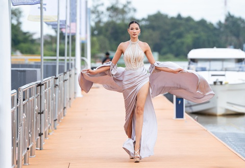 Hoàng Thùy, Đặng Thanh Ngân, Thạch Thu Thảo trình diễn thời trang biển - Ảnh 6. Đặng Thanh Ngân, Thạch Thu Thảo - Ảnh 6.