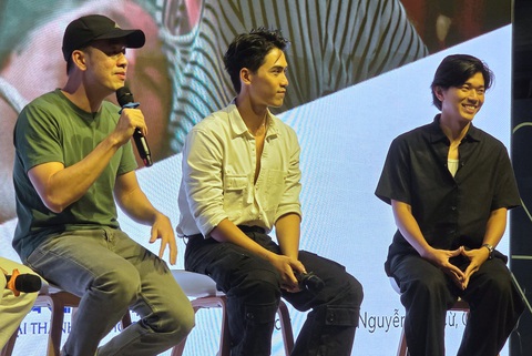 'Thưa mẹ con đi' và điều ý nghĩa hơn cả một bộ phim trăm tỉ - Ảnh 2. 'Thưa mẹ con đi' và điều ý nghĩa hơn cả một bộ phim trăm tỉ - Ảnh 2.