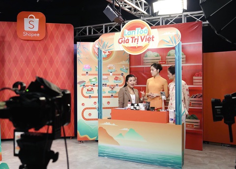 Người dùng chốt 10 nghìn đơn hàng trong livestream Tinh hoa Việt du ký số đặc biệt - Ảnh 4. Người dùng chốt 10 nghìn đơn hàng trong livestream Tinh hoa Việt du ký số đặc biệt - Ảnh 4.