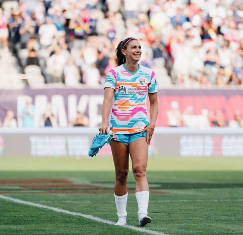 Hoa khôi bóng đá Alex Morgan giữ dáng nhờ... ăn chay - Ảnh 2.