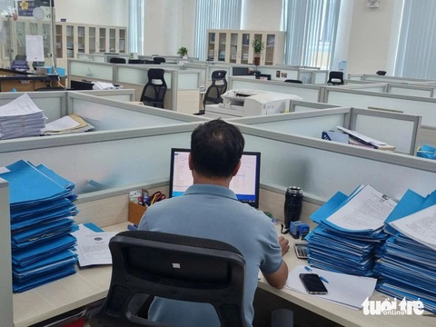 Hồ sơ thuế nhà đất chất chồng tại các chi cục thuế - Ảnh 1.