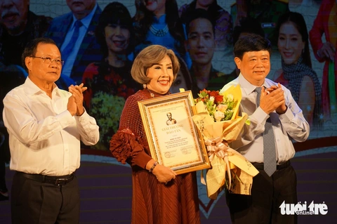 Giám đốc Sở Văn hóa - Thể thao Hải Phòng được trao giải Nhà quản lý văn hóa xuất sắc - Ảnh 1. Giám đốc Sở Văn hóa - Thể thao Hải Phòng được trao giải Nhà quản lý văn hóa xuất sắc - Ảnh 1.