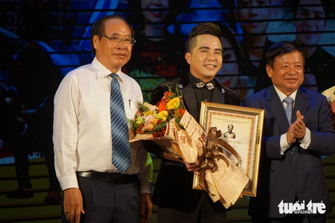 Giám đốc Sở Văn hóa - Thể thao Hải Phòng được trao giải Nhà quản lý văn hóa xuất sắc - Ảnh 4. Giám đốc Sở Văn hóa - Thể thao Hải Phòng được trao giải Nhà quản lý văn hóa xuất sắc - Ảnh 4.
