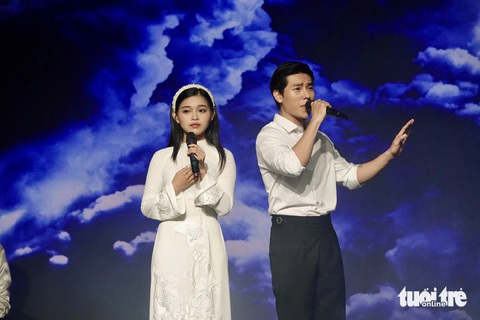 Đêm nhạc Nghĩa tình phương Nam quyên góp được … ủng hộ đồng bào Lào Cai - Ảnh 9. Đêm nhạc Nghĩa tình phương Nam quyên góp được hơn 5 tỉ đồng ủng hộ đồng bào Lào Cai - Ảnh 12.