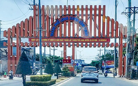 “Mục tiêu kép” trong xây dựng cổng chào, tượng đài - Ảnh 1.
