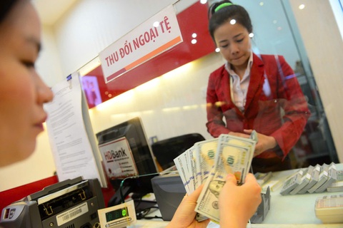 Vốn ngoại trở lại chứng khoán, khi nào? - Ảnh 1. Vốn ngoại trở lại chứng khoán, khi nào? - Ảnh 1.