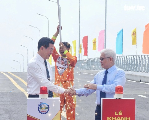 Cầu Bạch Đằng 2 nối Bình Dương và Đồng Nai chính thức thông xe - Ảnh 2. Cầu Bạch Đằng 2 nối Bình Dương và Đồng Nai chính thức thông xe - Ảnh 2.