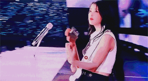 IU ghi danh kỷ lục Kpop với sân khấu 66 ngàn chỗ ngồi - Ảnh 2.