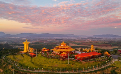 Samten Hills Dalat thành phim trường chính phim tham gia liên hoan Cannes - Ảnh 1.