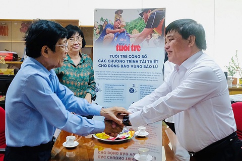 Bác sĩ Huỳnh Tấn Mẫm: 'Chúng tôi ai cũng muốn khóc' vì những mất mát của đồng bào miền Bắc - Ảnh 3. Bác sĩ Huỳnh Tấn Mẫm: 'Chúng tôi ai cũng muốn khóc' vì những mất mát của đồng bào miền Bắc - Ảnh 3.
