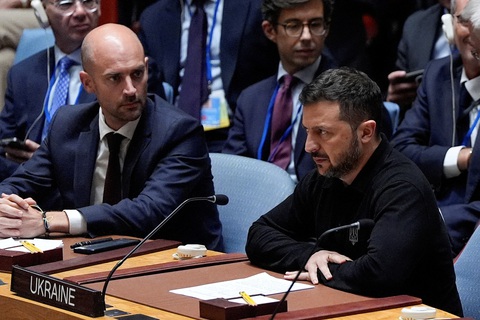 Tổng thống Zelensky: Nga phải bị buộc chấp nhận hòa bình - Ảnh 1. Tổng thống Zelensky: Nga phải bị buộc chấp nhận hòa bình - Ảnh 1.