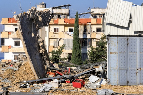 Israel thừa nhận để tên lửa Hezbollah bay tận đến Tel Aviv - Ảnh 1. Israel xác nhận tên lửa Hezbollah bay tận đến Tel Aviv - Ảnh 1.