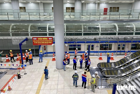 Hai bộ chưa phản hồi, TP.HCM chưa hoàn thiện chính sách miễn vé khi đi metro - Ảnh 1.