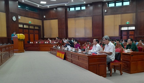287 công nhân ở Vĩnh Long nhập viện là do ngộ độc vi sinh vật - Ảnh 1.