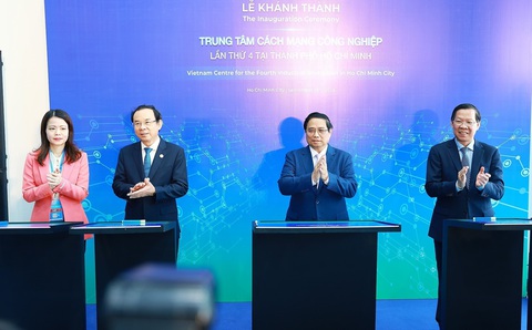 Thủ tướng gửi gắm 20 chữ nhân dịp khánh thành Trung tâm cách mạng công nghiệp 4.0 - Ảnh 2. Thủ tướng gửi gắm 20 chữ nhân dịp khánh thành Trung tâm Cách mạng công nghiệp 4.0 - Ảnh 2.