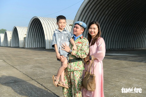 Vợ chồng son ‘rủ nhau’ đi gìn giữ hòa bình ở châu Phi - Ảnh 6. Vợ chồng son ‘rủ nhau’ đi gìn giữ hòa bình ở châu Phi - Ảnh 6.
