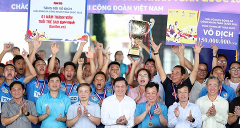 'Qua giải đấu, bóng đá đã đến gần hơn với người dân' - Ảnh 1. 'Qua giải đấu, bóng đá đã đến gần hơn với người dân' - Ảnh 1.