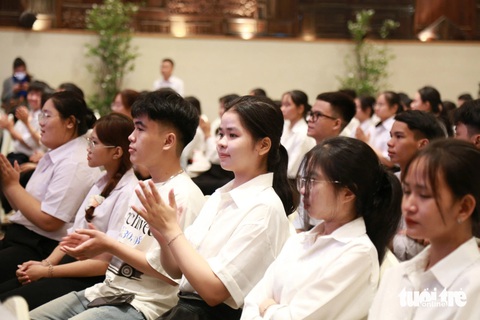 Chào đón 100 tân SV Quảng Nam - Đà Nẵng nhận học bổng 'Tiếp sức đến trường' tại thành phố Hội An - Ảnh 1. 100 tân SV Quảng Nam - Đà Nẵng được tiếp sức đến trường: Đã có những tấm lòng, đừng ngại bước tiếp! - Ảnh 1.