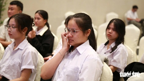 100 tân SV Quảng Nam - Đà Nẵng được tiếp sức đến trường: Đường đi nào cũng khó, đừng ngại bước tiếp! - Ảnh 5. 100 tân SV Quảng Nam - Đà Nẵng được tiếp sức đến trường: Đã có những tấm lòng, đừng ngại bước tiếp! - Ảnh 5.