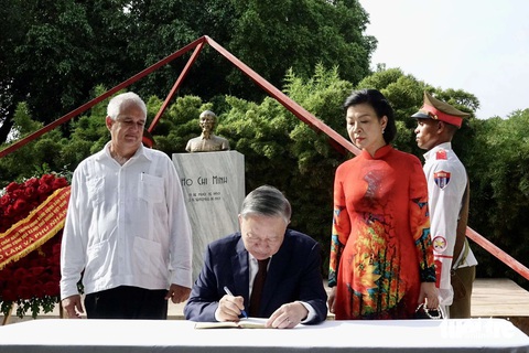 Tổng Bí thư, Chủ tịch nước Tô Lâm tưởng nhớ Bác Hồ tại Cuba - Ảnh 3. Tổng Bí thư, Chủ tịch nước Tô Lâm tưởng nhớ Bác Hồ tại Cuba - Ảnh 3.