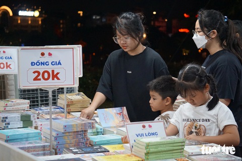 'Sách là người thầy tận tụy nhất' - Ảnh 2. 'Sách là người thầy tận tụy nhất' - Ảnh 2.