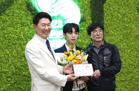 Ca sĩ Jang Song Ho góp mặt trong Lễ hội Vietnam Phở Festival 2024 là ai? - Ảnh 3. Ca sĩ Jang Song Ho góp mặt trong Vietnam Phở Festival 2024 là ai? - Ảnh 3.