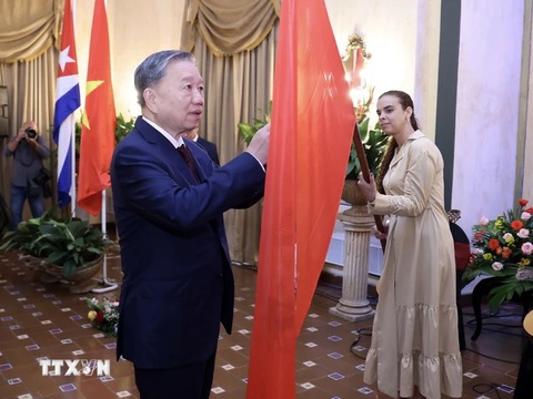 Tổng Bí thư, Chủ tịch nước Tô Lâm gặp thế hệ trẻ Cuba - Ảnh 2. Tổng Bí thư, Chủ tịch nước Tô Lâm gặp thế hệ trẻ Cuba - Ảnh 2.