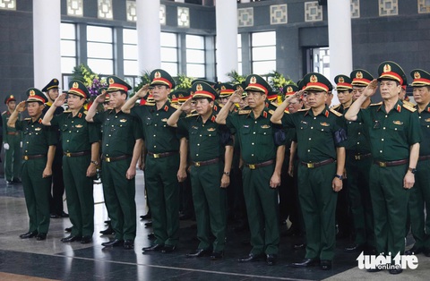Thường trực Ban Bí thư Lương Cường và nhiều lãnh đạo viếng phu nhân Đại tướng Võ Nguyên Giáp - Ảnh 12. Thường trực Ban Bí thư Lương Cường và nhiều lãnh đạo viếng phu nhân Đại tướng Võ Nguyên Giáp - Ảnh 12.
