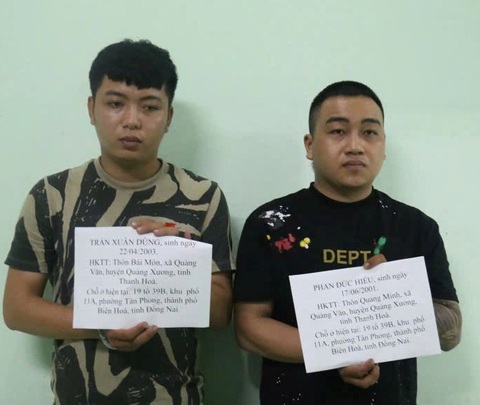 Tạm giữ hai thanh niên tạt sơn đòi nợ - Ảnh 2. Tạm giữ hai thanh niên tạt sơn đòi nợ - Ảnh 2.