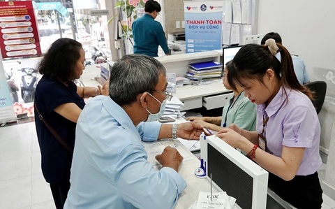 Tạo sự cạnh tranh giữa các chi nhánh để phục vụ dân tốt nhất - Ảnh 1. Tạo sự cạnh tranh giữa các chi nhánh để phục vụ dân tốt nhất - Ảnh 1.