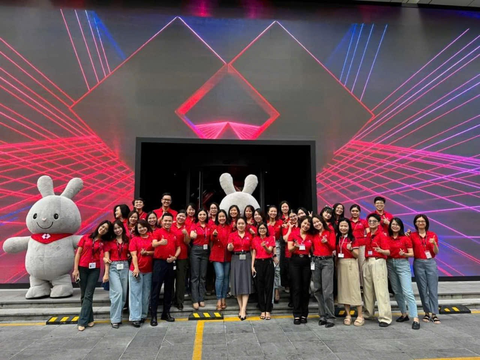Trầm trồ thưởng lãm nghệ thuật ánh sáng cùng Techcombank - Ảnh 4.