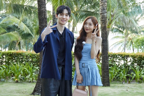'Đảo thiên đường': Yuna Vũ 'vỡ mộng' về mỹ nam Hàn - Ảnh 1. 'Đảo thiên đường': Yuna Vũ 'vỡ mộng' về mỹ nam Hàn - Ảnh 1.