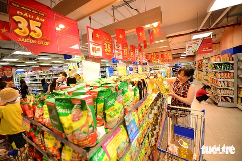 Sức mua tăng trong dịp nghỉ lễ 2-9, chủ yếu hàng Việt có khuyến mãi - Ảnh 1.
