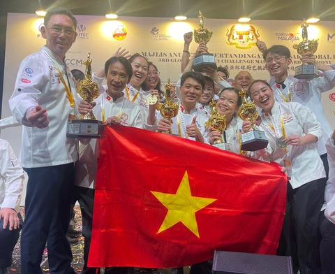 Cậu chủ nhỏ của tiệm bánh Củ Chi ra thế giới - Ảnh 2. Cậu chủ nhỏ của tiệm bánh Củ Chi ra thế giới - Ảnh 2.